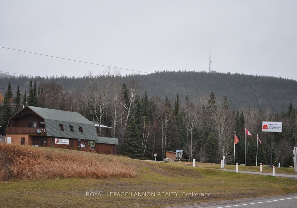 1-hwy-17-thunder-bay-remote-area-ontario-x13260682