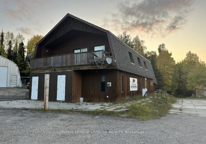 1-hwy-17-thunder-bay-remote-area-ontario-x13260682