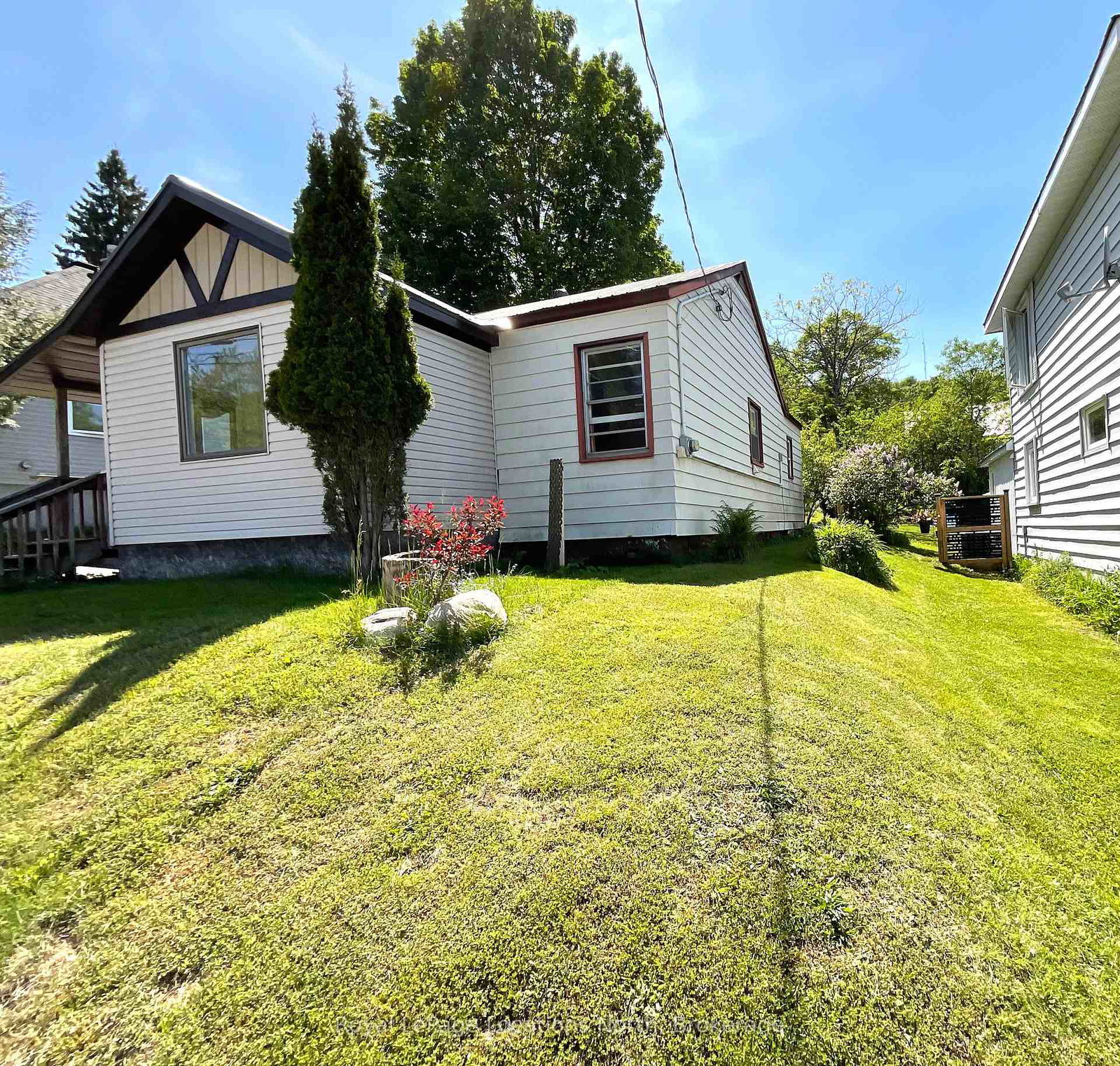 49-centre-street-s-huntsville-ontario-x13266448