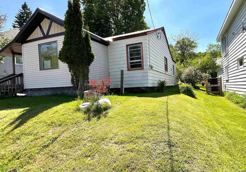 49-centre-street-s-huntsville-ontario-x13266448