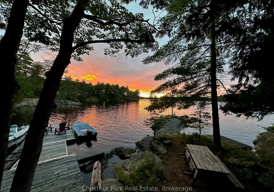 10-island-21-kl-boyd-island-gravenhurst-ontario-x13275988