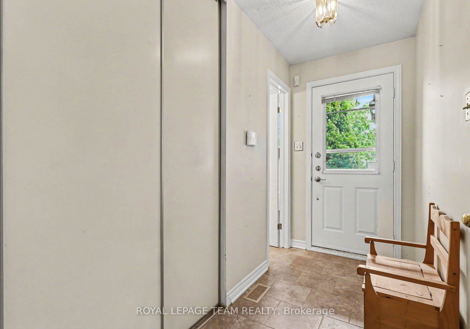 36-southport-drive-ottawa-ontario-x13279690
