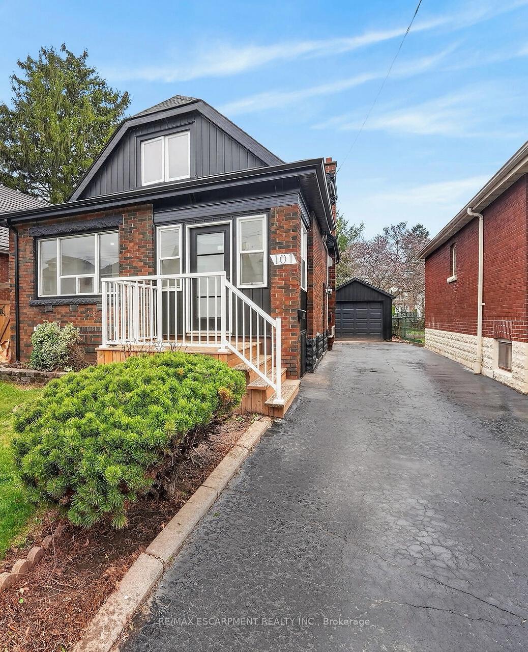 101-houghton-avenue-s-hamilton-ontario-x13288172