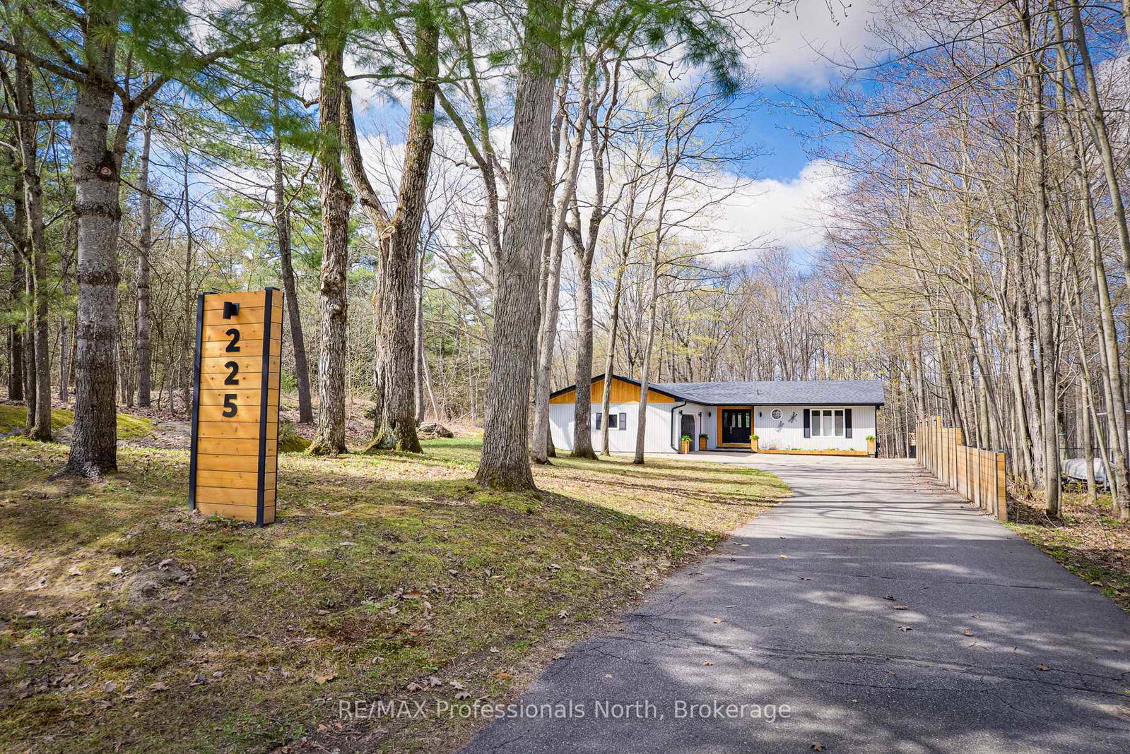 225-blanchard-street-w-gravenhurst-ontario-x13300446