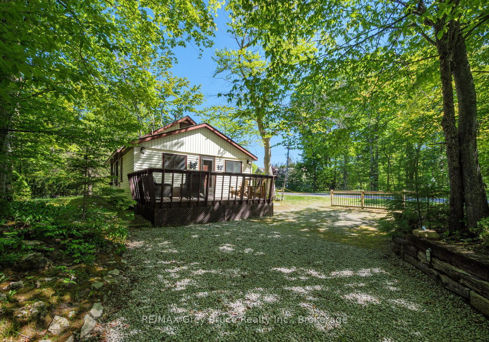 112-symon-avenue-south-bruce-peninsula-ontario-x13410032