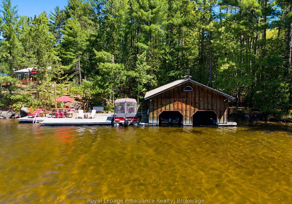 890-mazinaw-lake-addington-highlands-ontario-x13410286