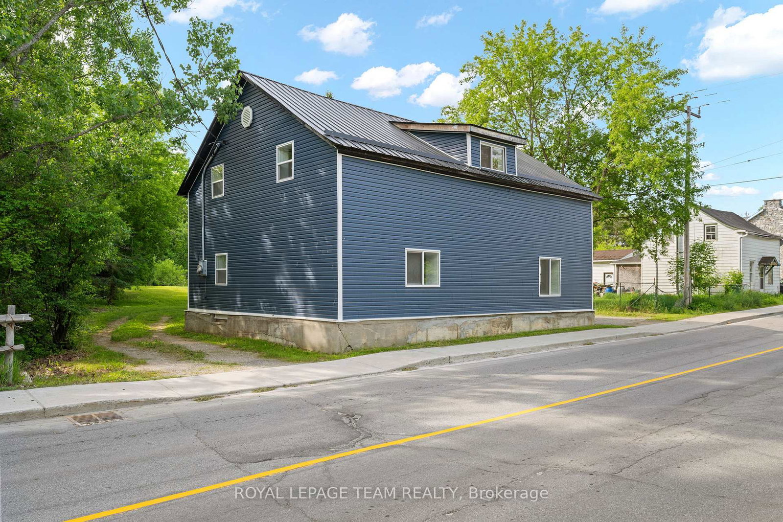 76-south-street-lanark-highlands-ontario-x13410470