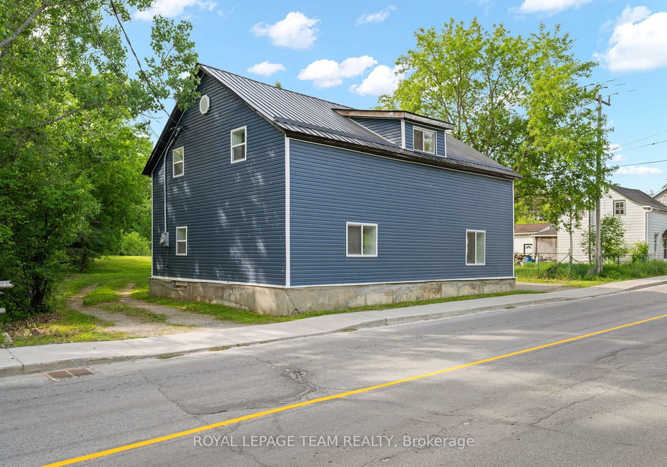 76-south-street-lanark-highlands-ontario-x13410470