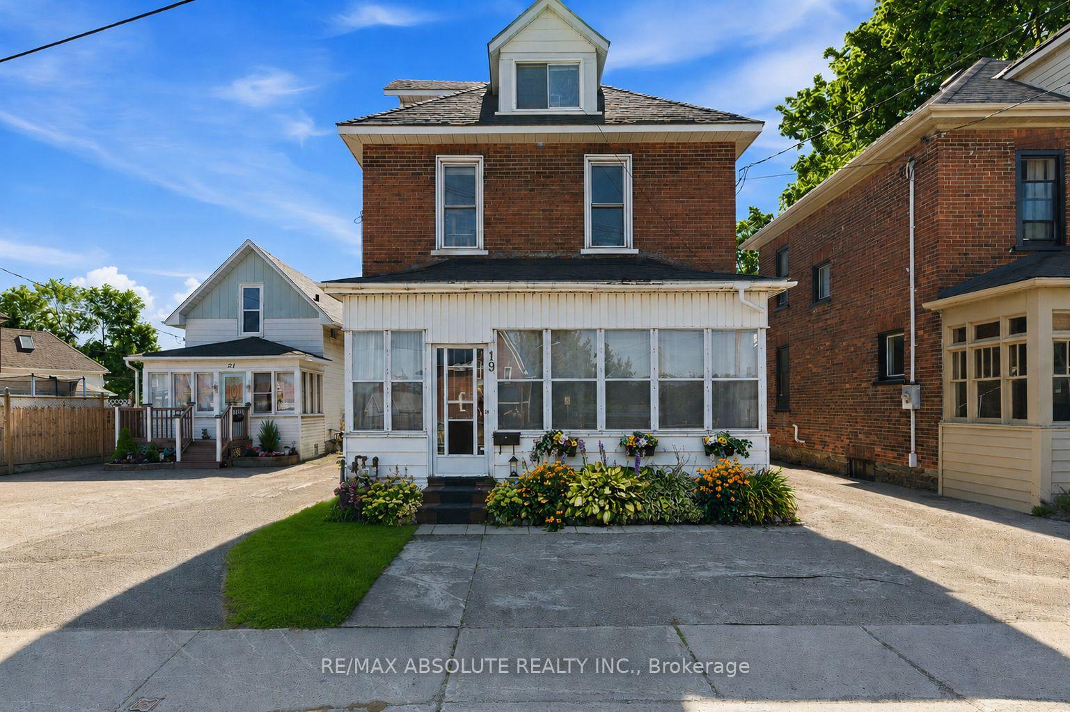 19-leeds-street-smiths-falls-ontario-x13411144