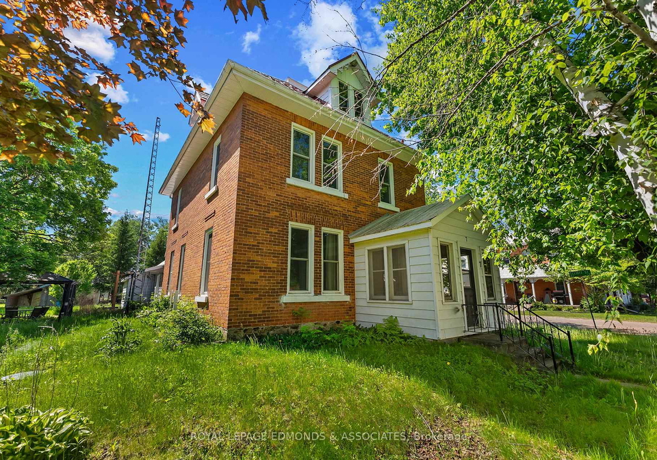 7-little-street-whitewater-region-ontario-x13411250