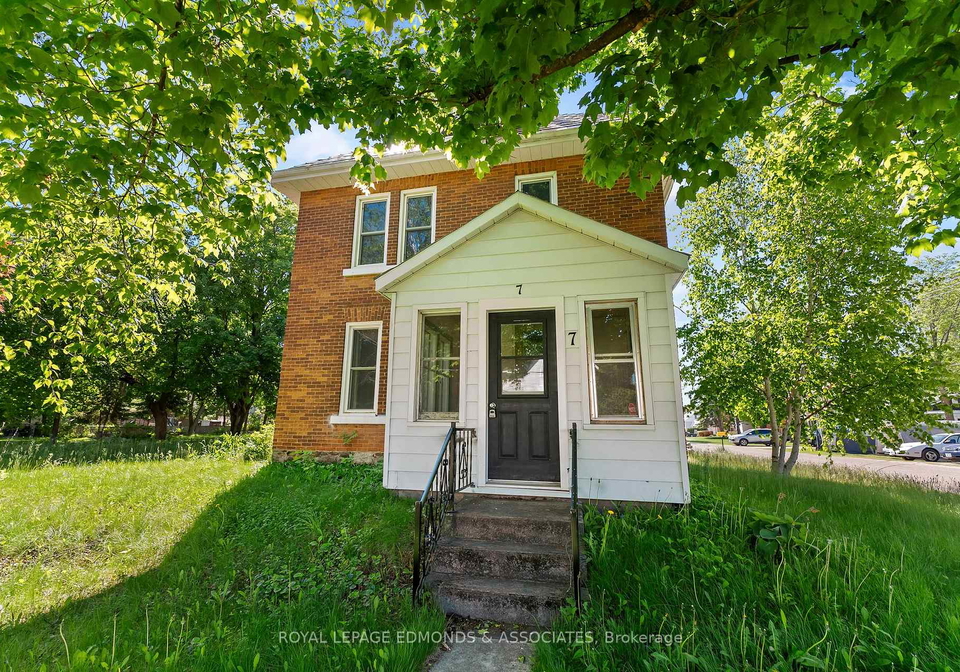 7-little-street-whitewater-region-ontario-x13411250