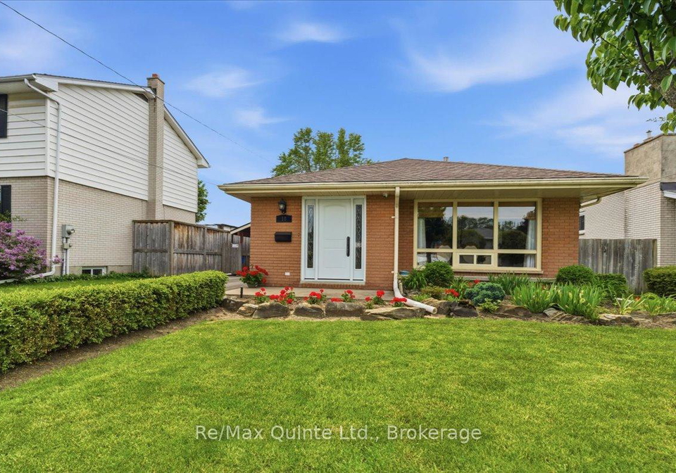 18-plaza-square-belleville-ontario-x13411392