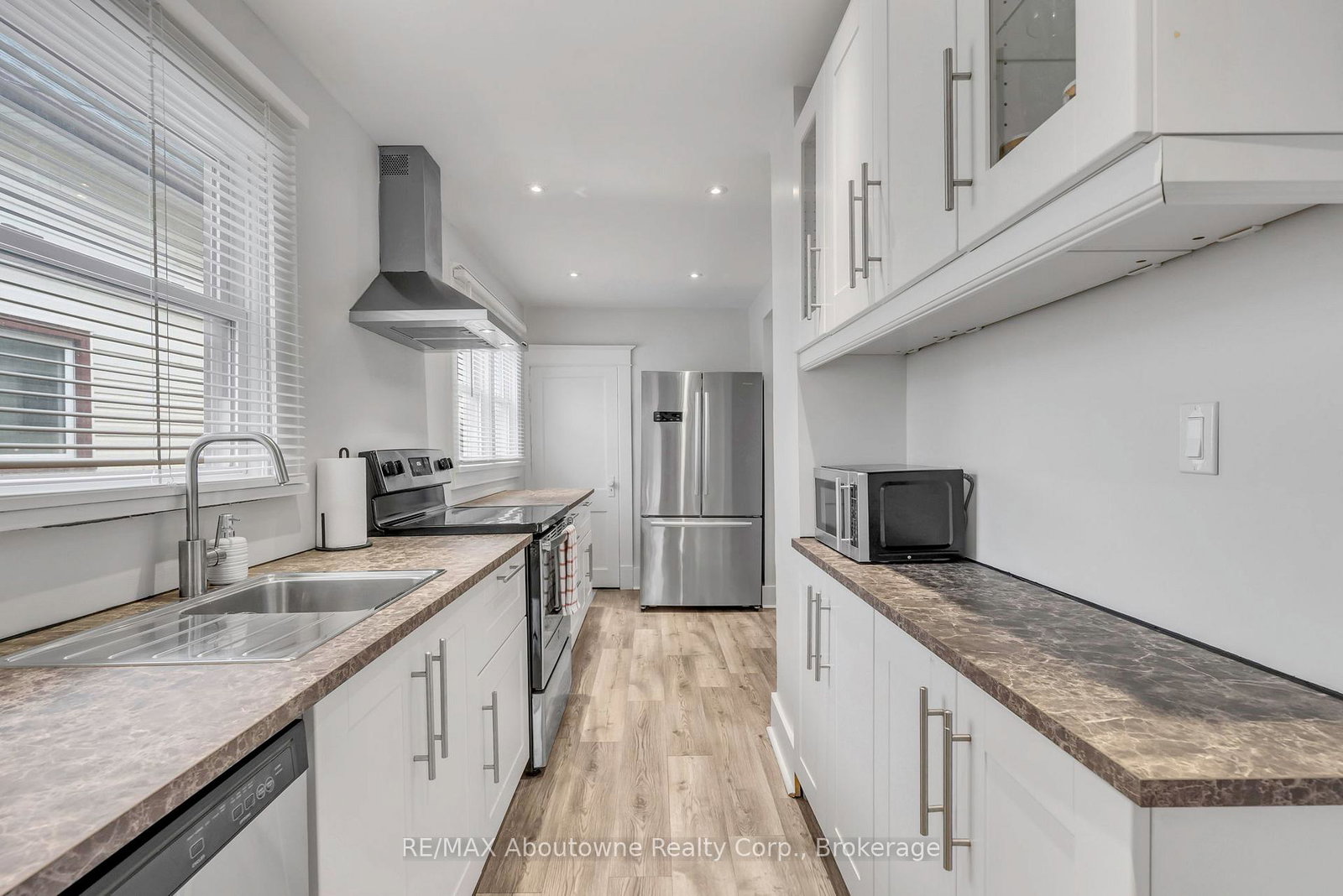 5111-kitchener-street-niagara-falls-ontario-x13411482