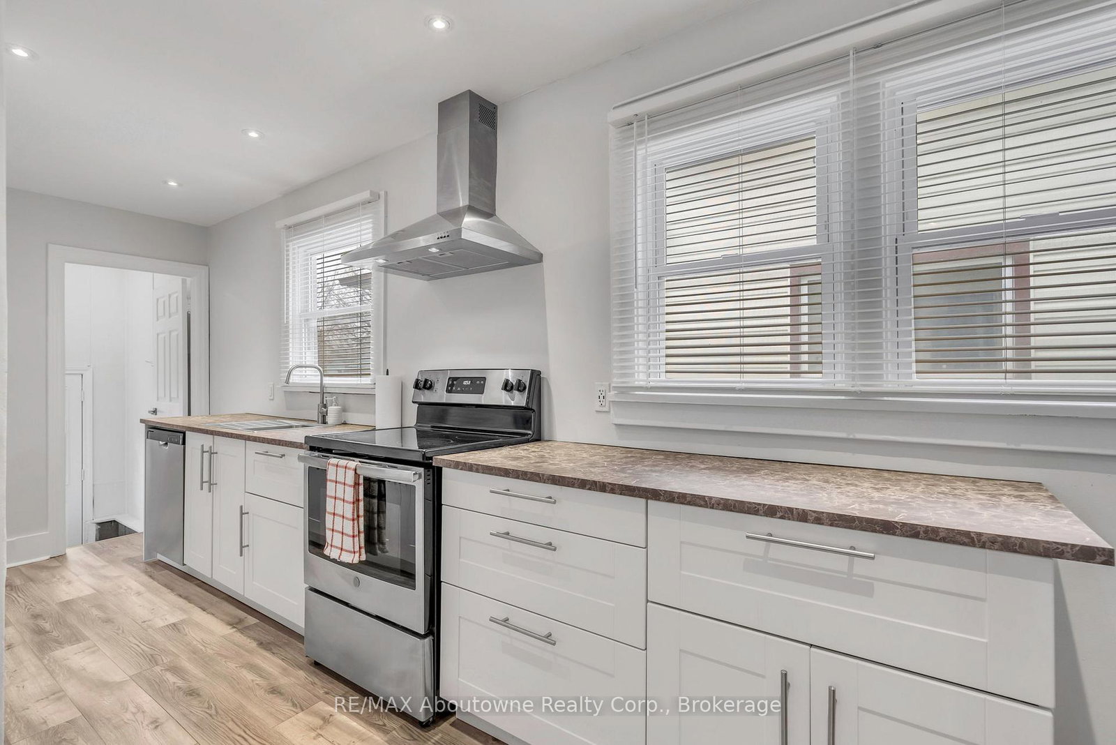 5111-kitchener-street-niagara-falls-ontario-x13411486