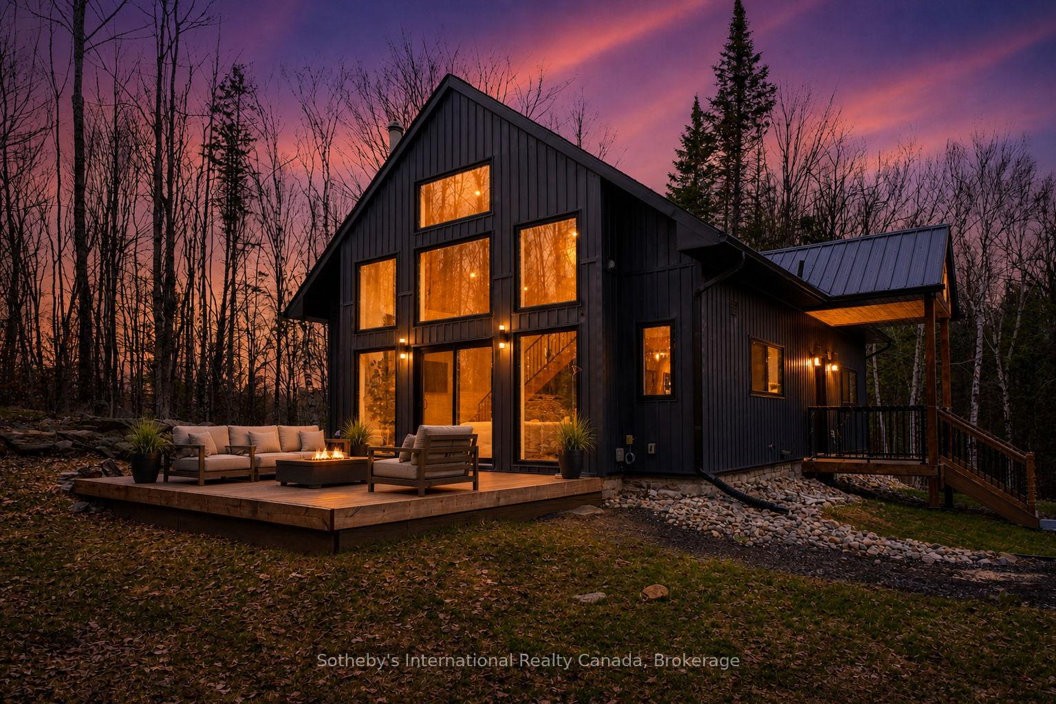 1315-north-drive-dysart-et-al-ontario-x13411510