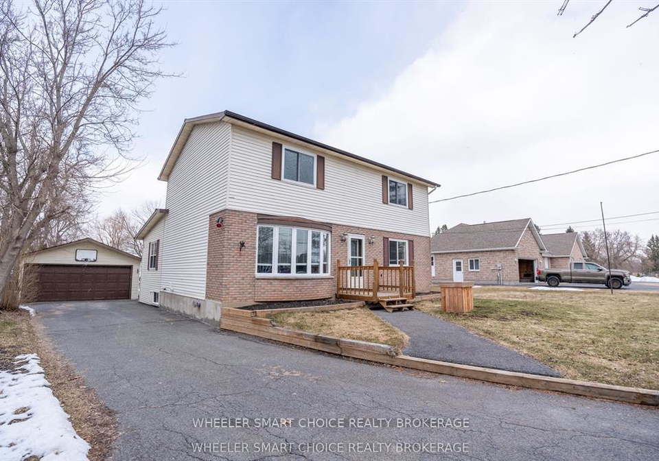 17407-county-road-18-south-stormont-ontario-x13412216