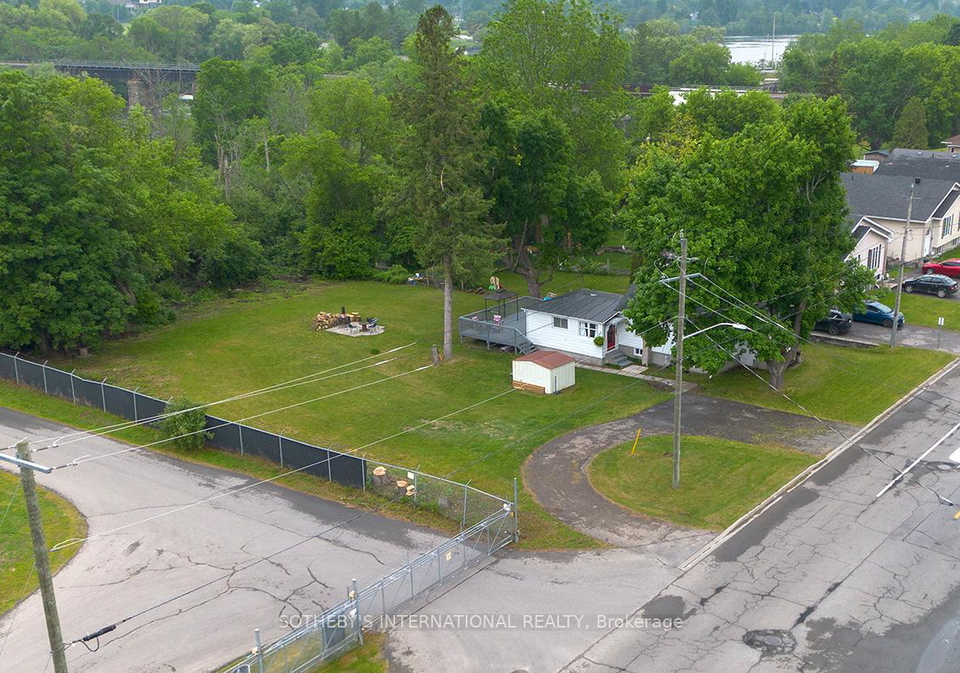 172-queen-street-smiths-falls-ontario-x13413064