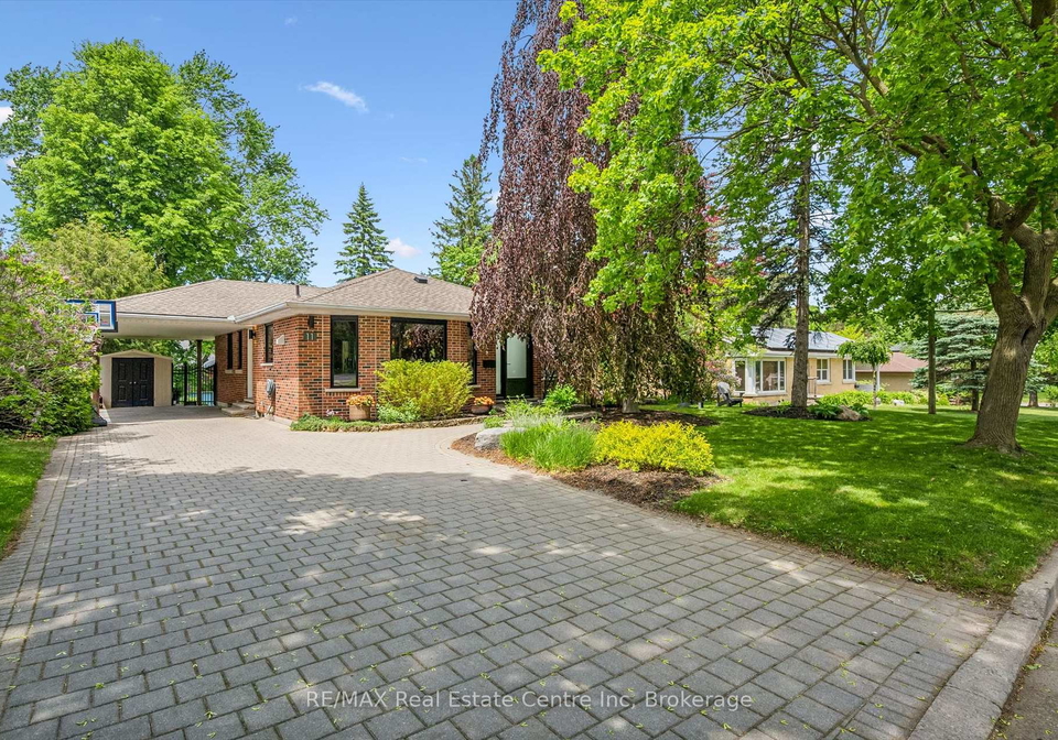 11-floral-drive-guelph-ontario-x13413108