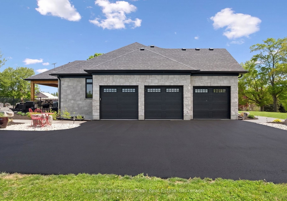 5523-fourth-line-guelpheramosa-ontario-x13413290