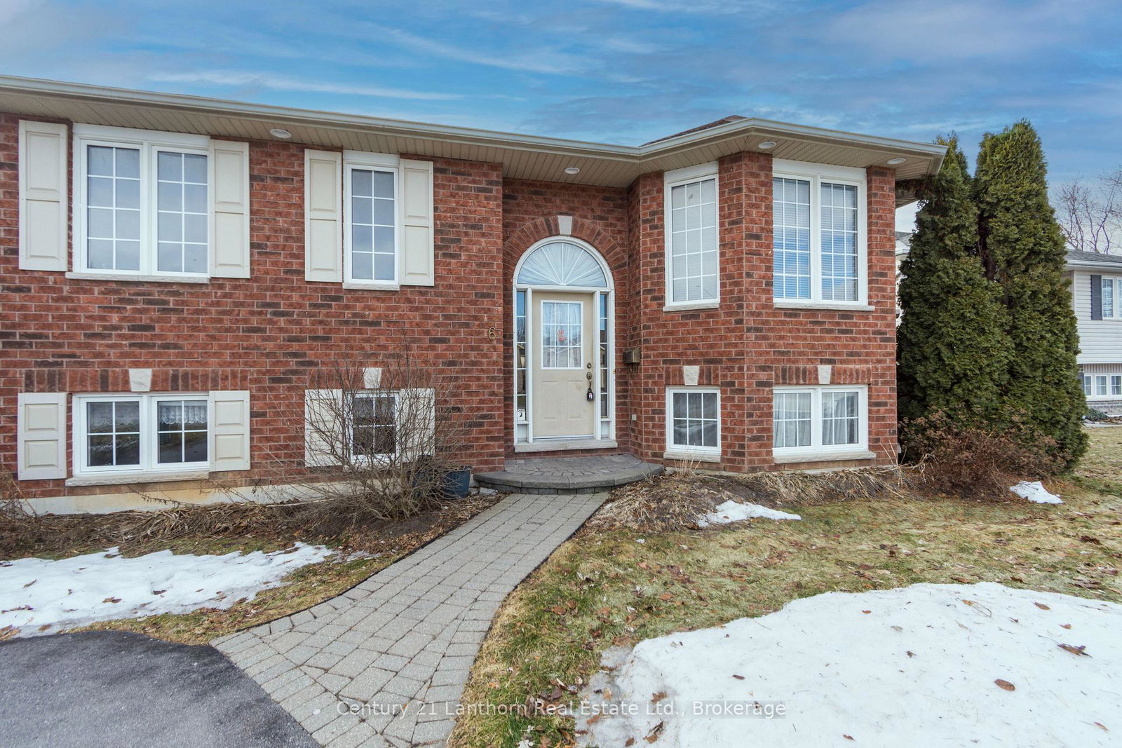 6-chisholm-square-belleville-ontario-x13414038