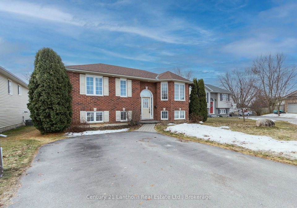 6-chisholm-square-belleville-ontario-x13414038