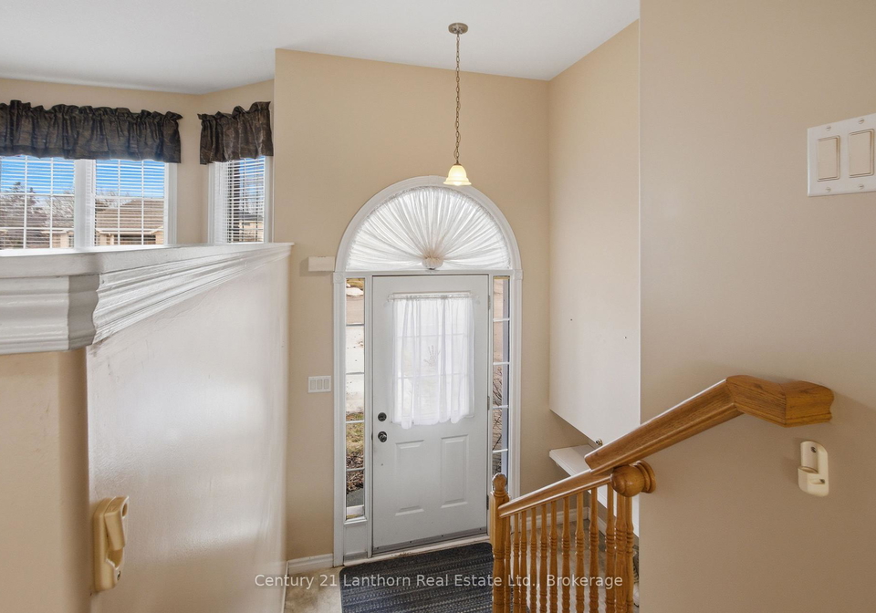 6-chisholm-square-belleville-ontario-x13414038