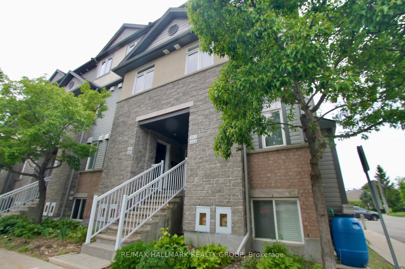1063-redtail-private-ottawa-ontario-x13414968
