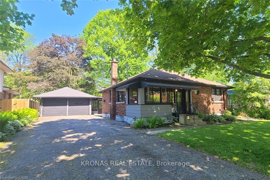 38-helen-street-hamilton-ontario-x13415020