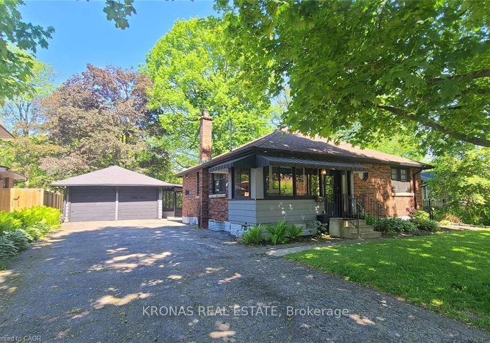 38-helen-street-hamilton-ontario-x13415020