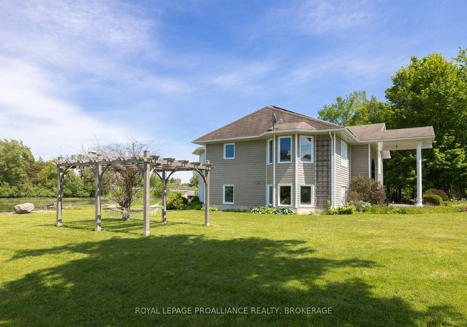 2318-15-highway-kingston-ontario-x13415256