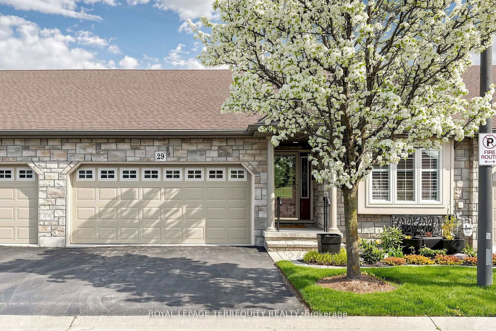 29-rose-glen-crescent-niagara-on-the-lake-ontario-x13415270