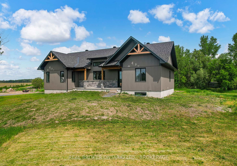 16119-eamer-road-south-stormont-ontario-x13415548