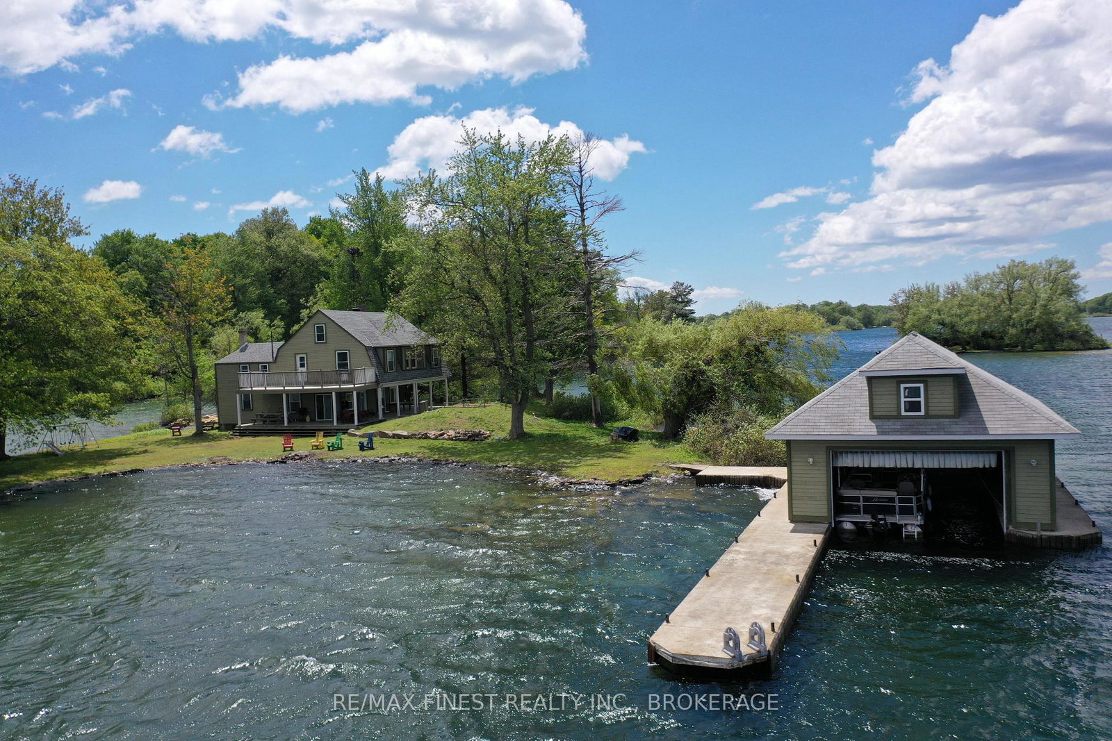1-sampson-island-leeds-and-the-thousand-islands-ontario-x13415652