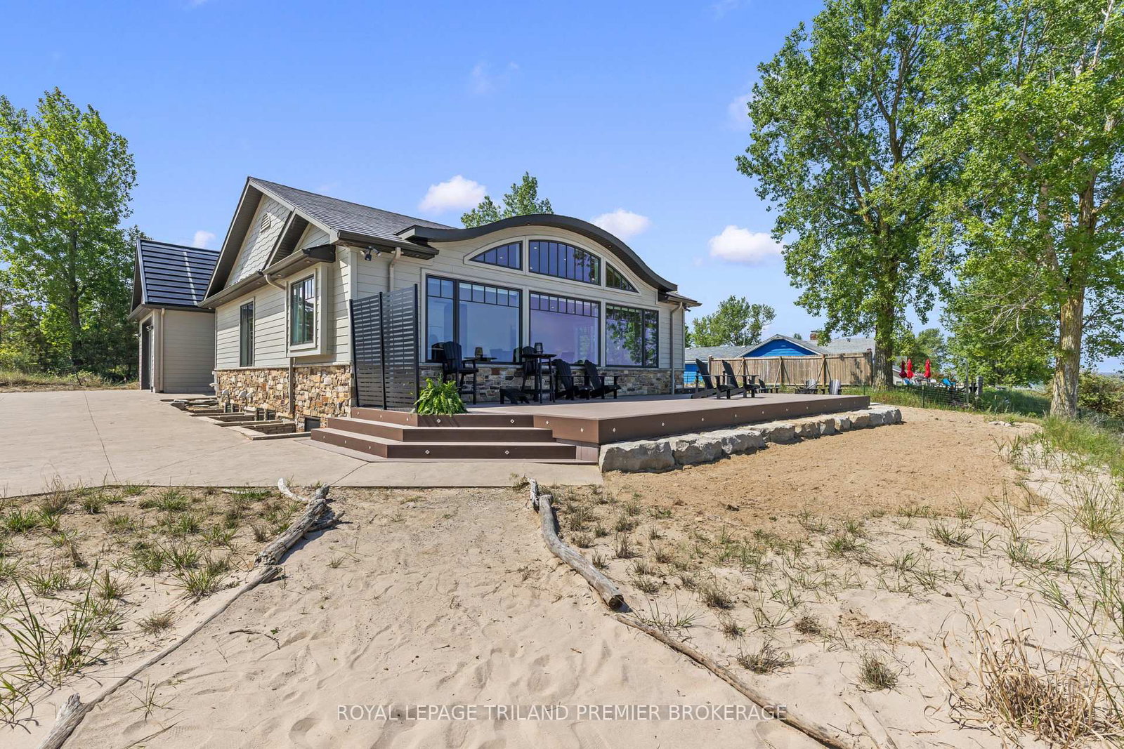 7292-leighton-drive-lambton-shores-ontario-x13415842