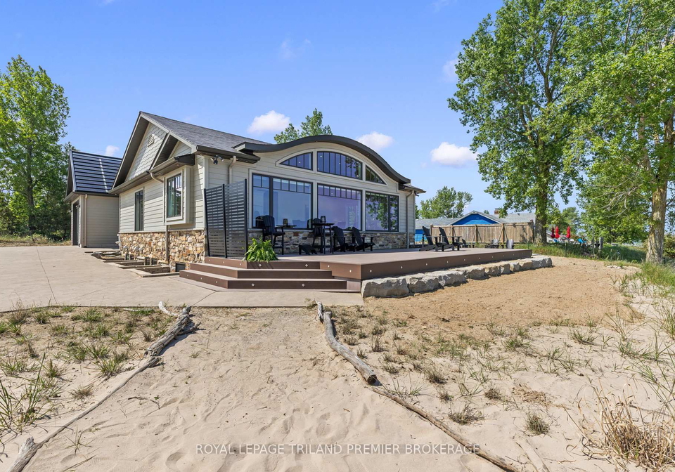 7292-leighton-drive-lambton-shores-ontario-x13415842