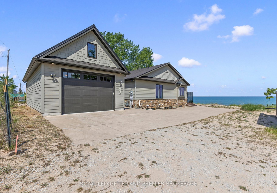 7292-leighton-drive-lambton-shores-ontario-x13415842