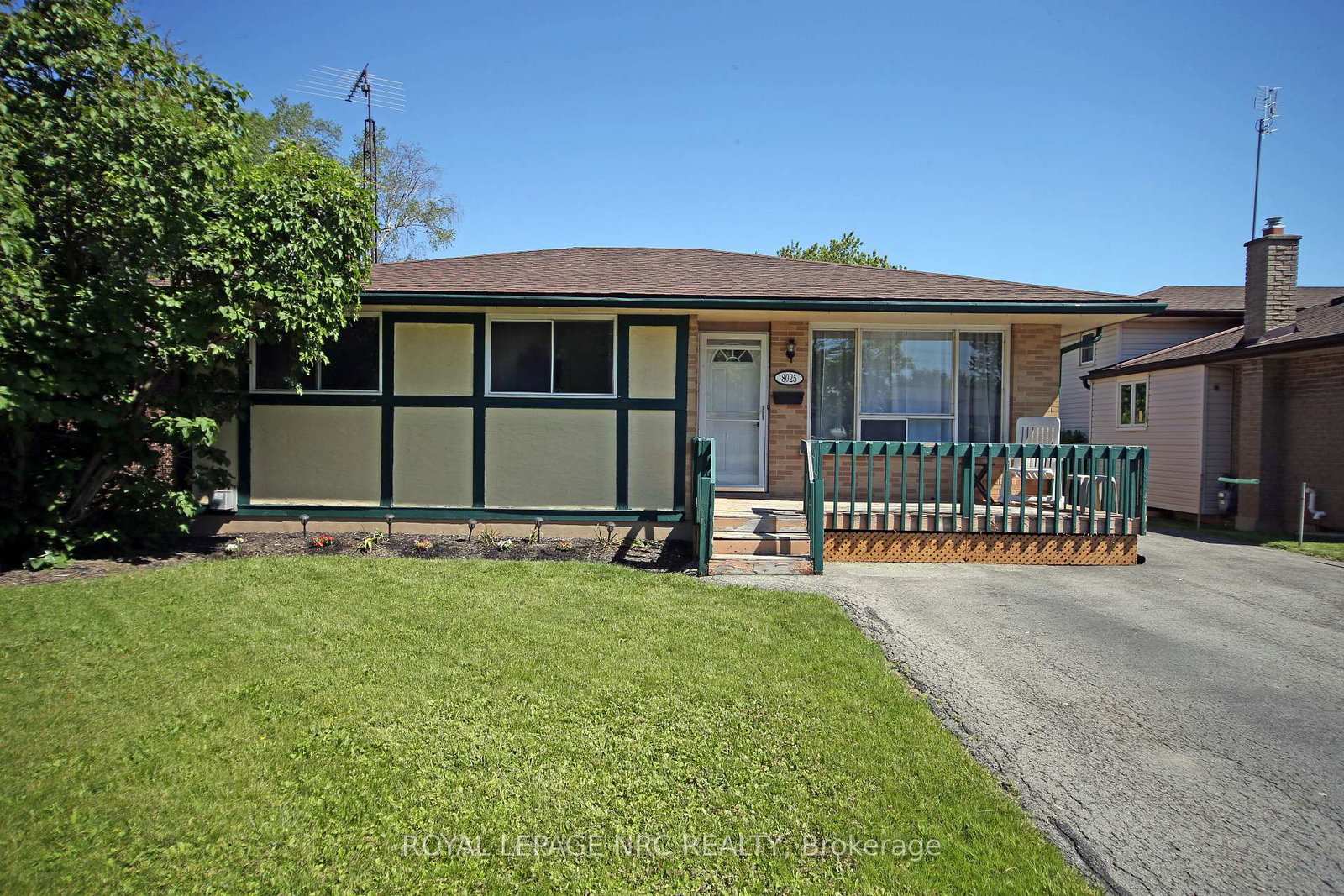 8025-thorton-street-niagara-falls-ontario-x13416048