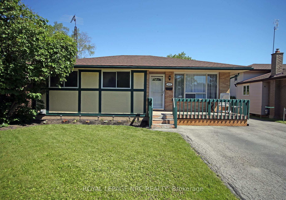 8025-thorton-street-niagara-falls-ontario-x13416048