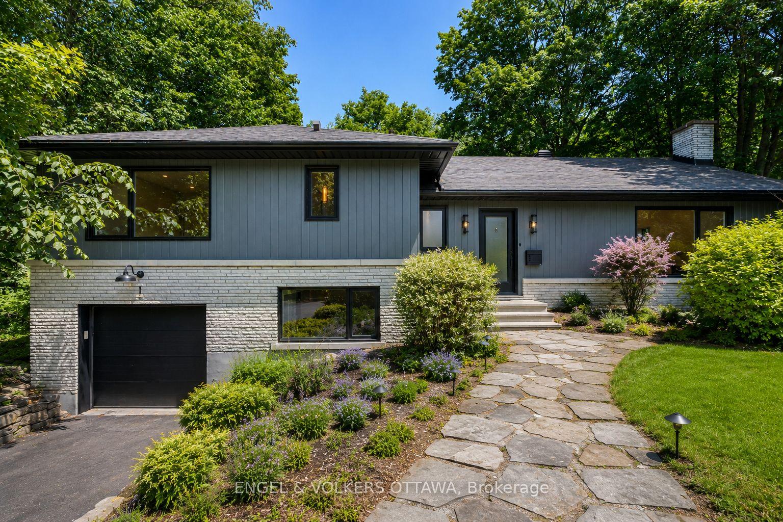 1-amberly-place-ottawa-ontario-x13416902