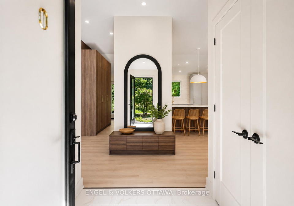 1-amberly-place-ottawa-ontario-x13416902