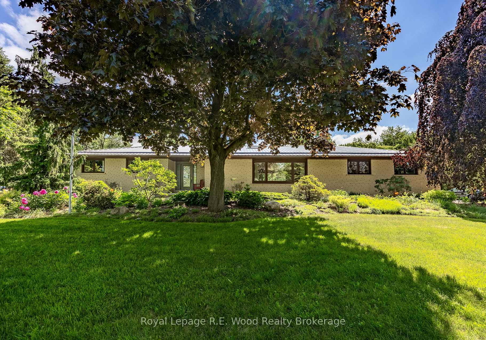 332576-plank-line-south-west-oxford-ontario-x13417232