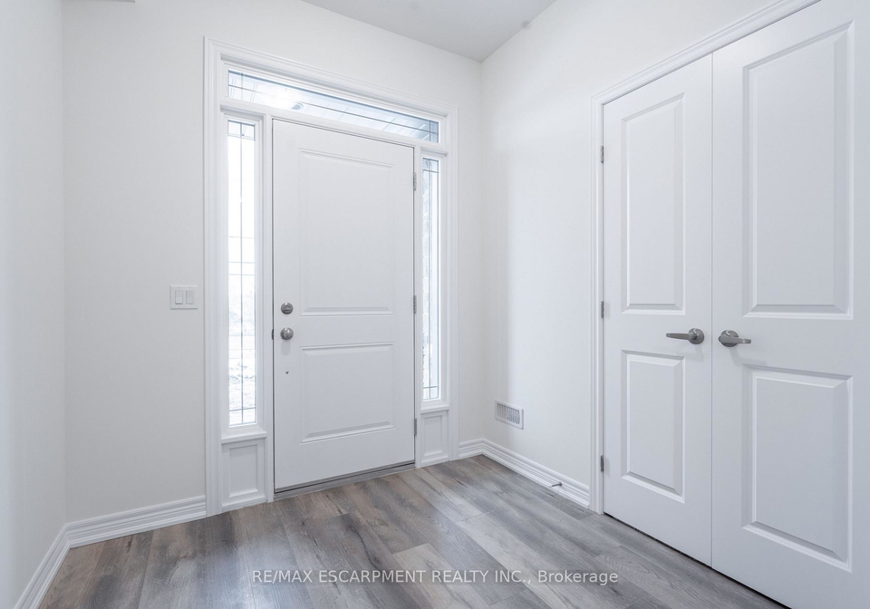 1278-baseline-road-hamilton-ontario-x13417356