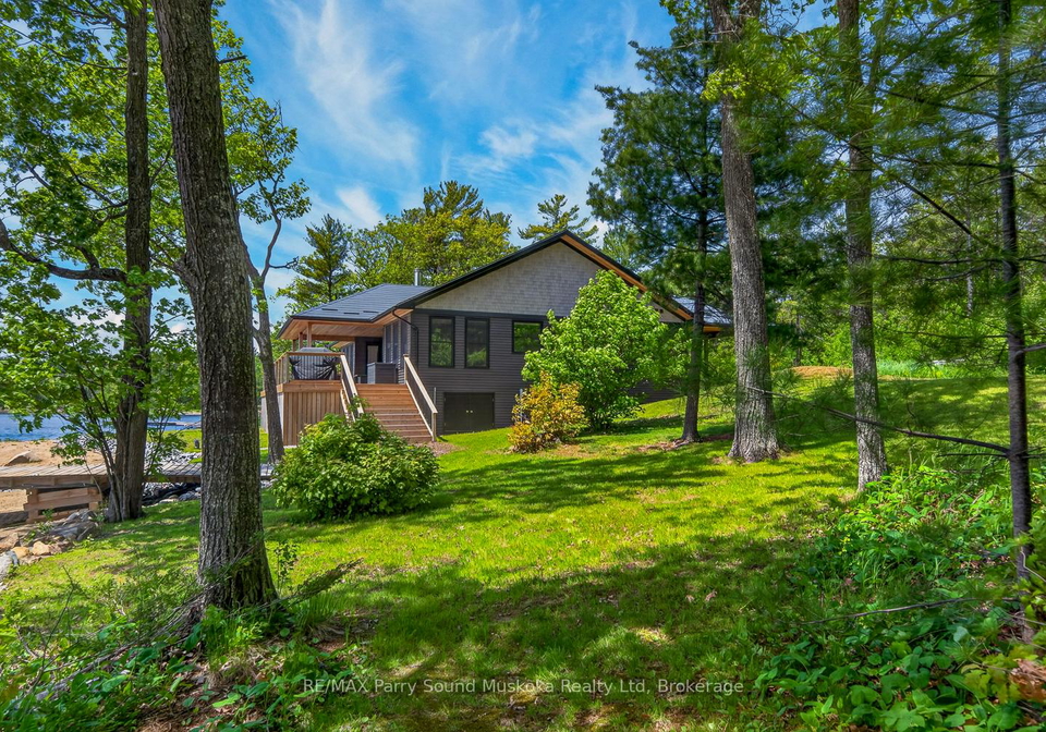 32-a11-island-the-archipelago-ontario-x13417492