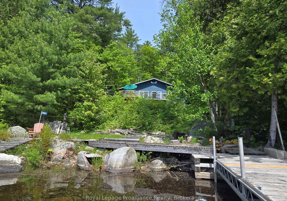 2807-mackie-lake-frontenac-ontario-x13417556