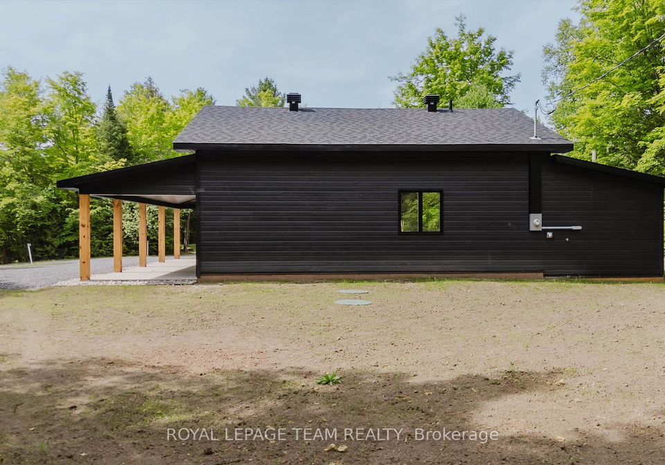 104-fire-hall-crescent-lanark-highlands-ontario-x13417594