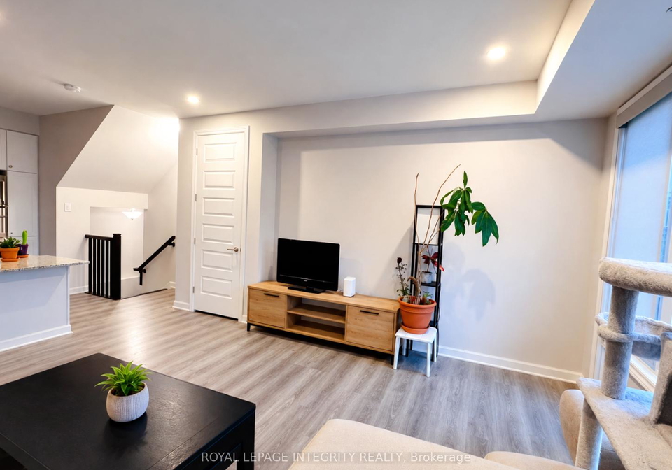 513-ozawa-private-ottawa-ontario-x13418122