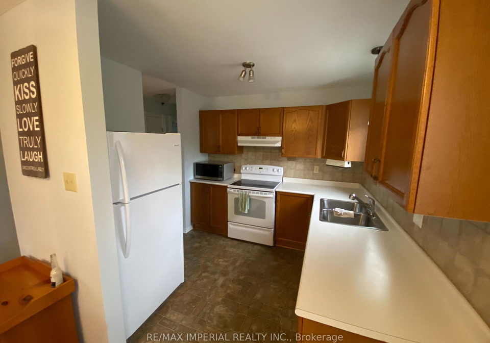 18-helen-street-kawartha-lakes-ontario-x13418162