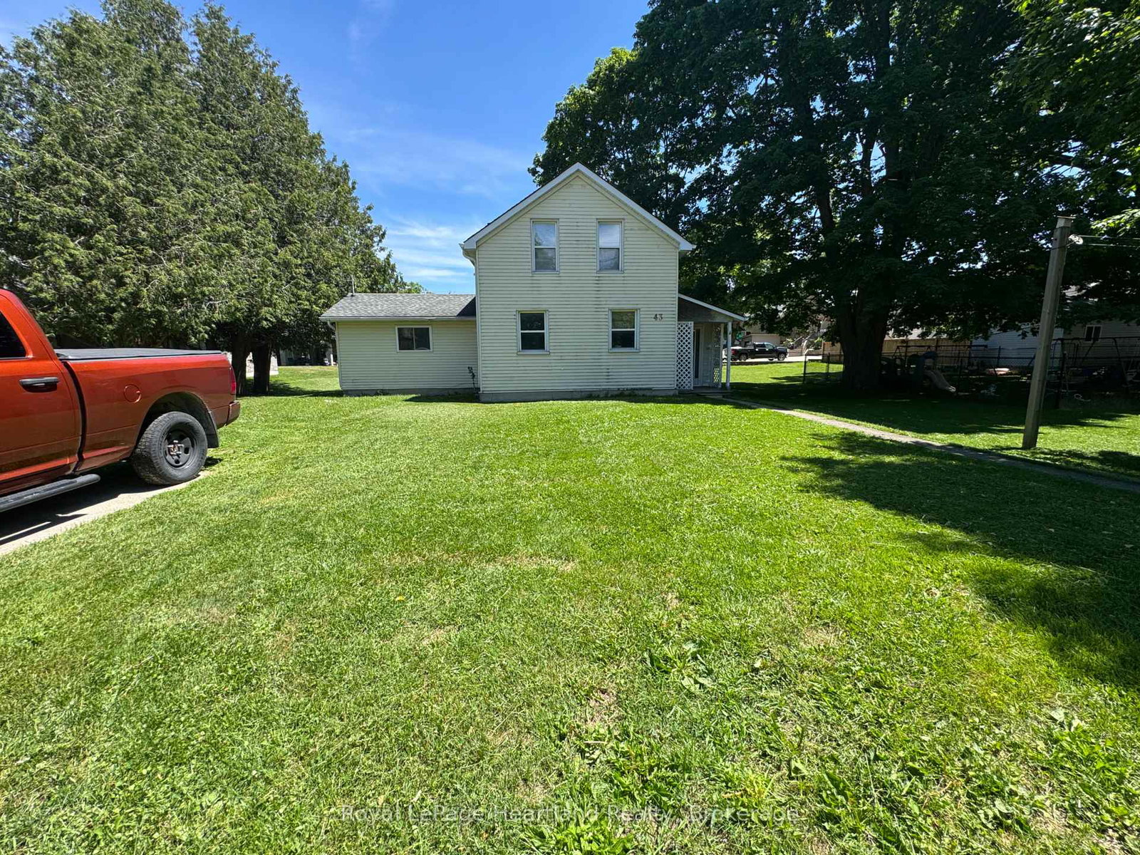 43-clinton-street-south-bruce-ontario-x13418288