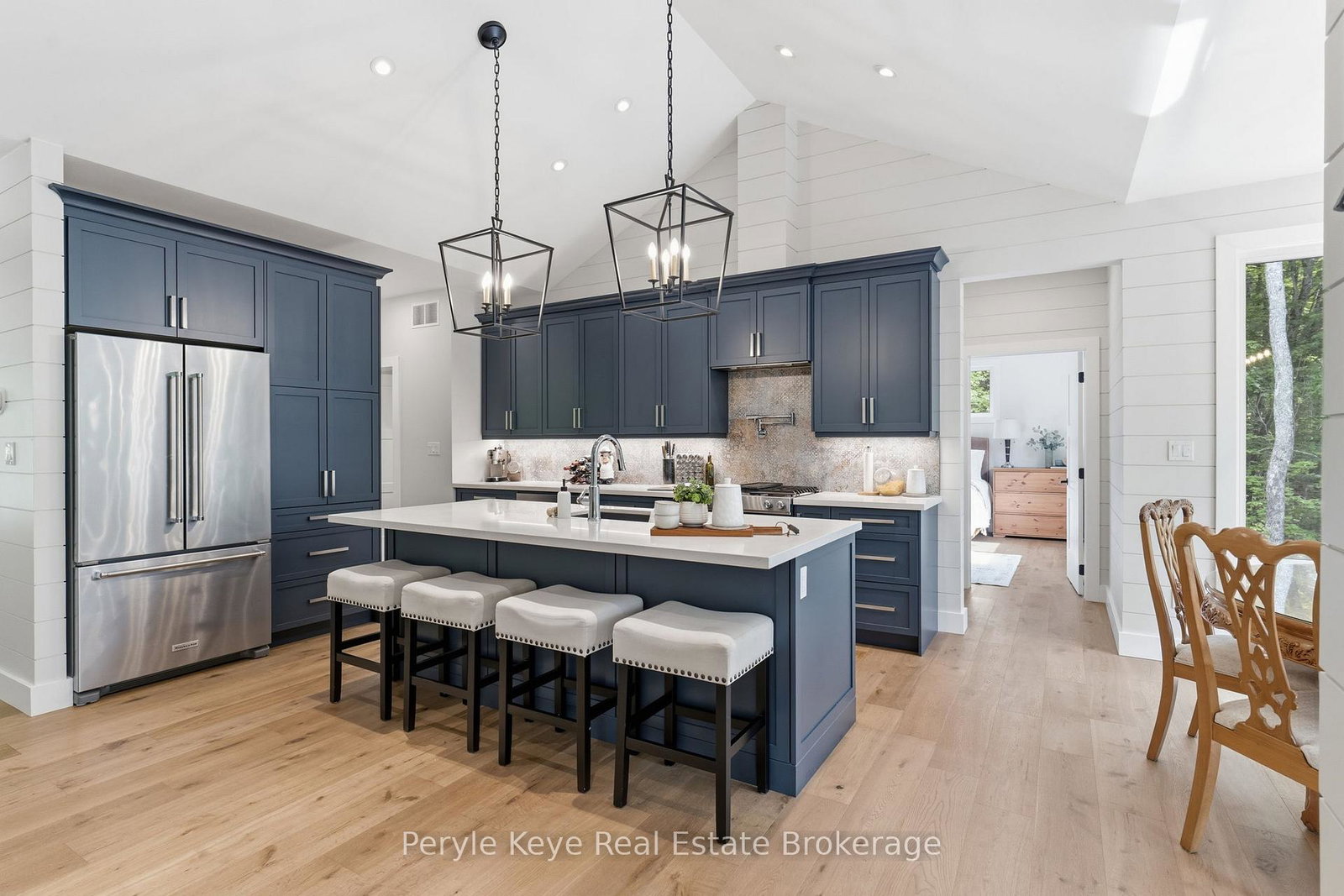 1140-walkers-glenn-crescent-lake-of-bays-ontario-x13418326