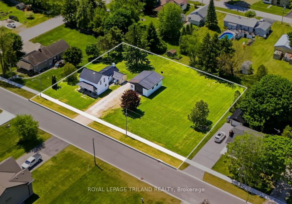 191-elizabeth-street-lambton-shores-ontario-x13418452